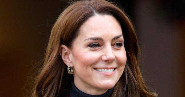 Borítókép: Katalin hercegné már viseli 2025 legstílusosabb nadrágját - ez alapdarab lesz minden stílusos nő gardróbjában!