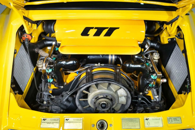 Ruf CTR motortér