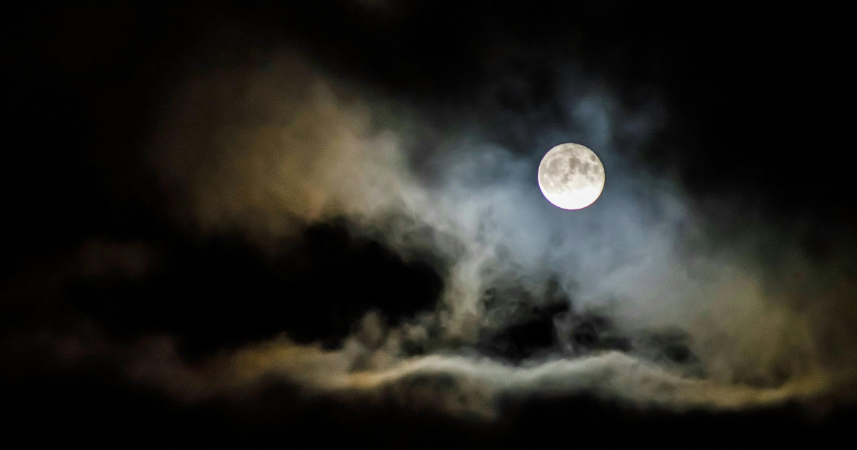 Borítókép: Itt az év első tízmilliószoros napja: 5 csillagjegy, akinek a márciusi teliholddal együtt óriási szerencsét hoz