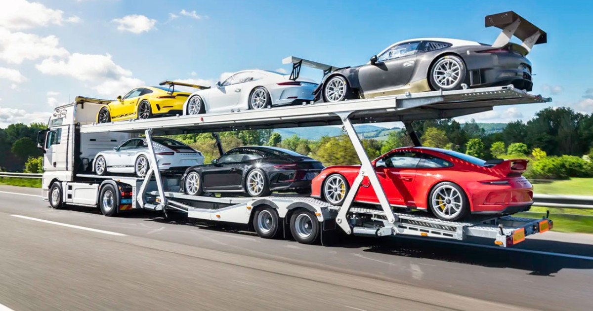 Hat Porsche egy tréleren - mind eladó