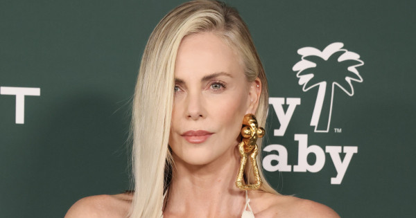 Borítókép: A fodrászok figyelmeztetnek: Ezt az 5 középhosszú frizurát azonnal felejtsd el, ha elmúltál már 40, mert éveket öregítenek