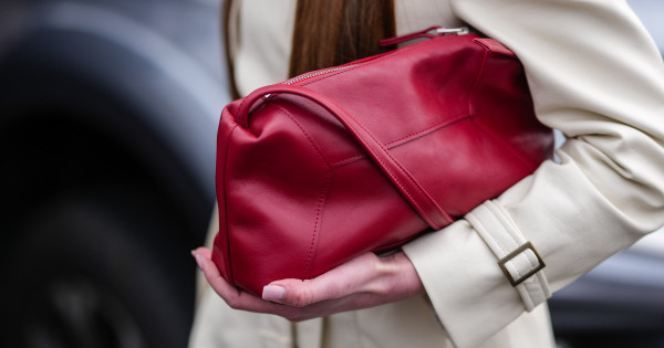 Borítókép: Hódít idén a nude köröm: így hordják 2025-ben a legstílusosabb sztárok!