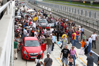 Borítókép: Opel családi fesztivál