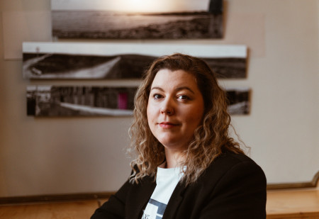 Borítókép: Simon Gabriella, a fáradhatatlan ifjúsági mentor: szeretném, hogy amikor a testvérem kilép a munkaerőpiacra, ne csak elutasítással találkozzon