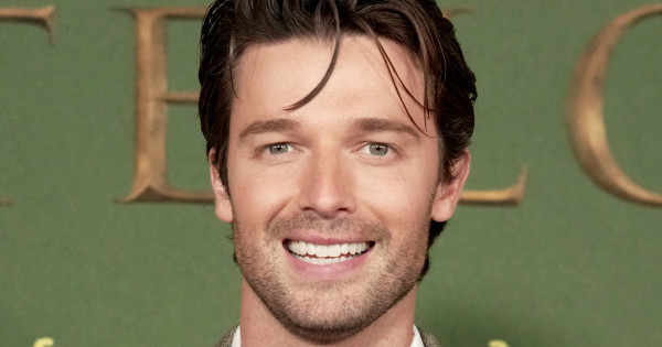 Borítókép: 8 sokkoló dolog, amit nem is gondolnál Patrick Schwarzeneggerről, a Fehér Lótusz sztárjáról