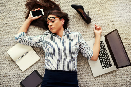 Borítókép: Ahogy a testednek is szüksége van méregtelenítésre, úgy az elmédnek is: 8 tipp a digitális detoxhoz, hogy a képernyőktől távol visszatalálj önmagadhoz