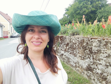 Borítókép: A laposföldhívők térnyerése katasztrofális – beszélgetés Rajacic Ágnessel A nagy klímacsata című könyvéről