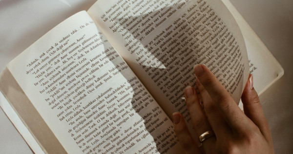 Borítókép: Női sorsok, amik megérintenek: 7 zseniális regény, ami új fényt vet a női erőre