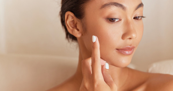 Borítókép: Ezeknek a futurisztikus kezeléseknek köszönhetően virágzik a szépségturizmus Dél-Koreában - 2025-ben ilyen beavatkozásokat csináltatnak ott nők tömegei!