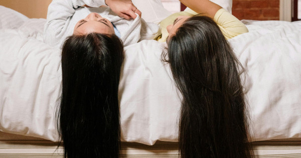 Borítókép: Top 10: Íme 2025 legjobb természetes hajnövesztő olajai - ezek tényleg csodát tesznek a tincseiddel!