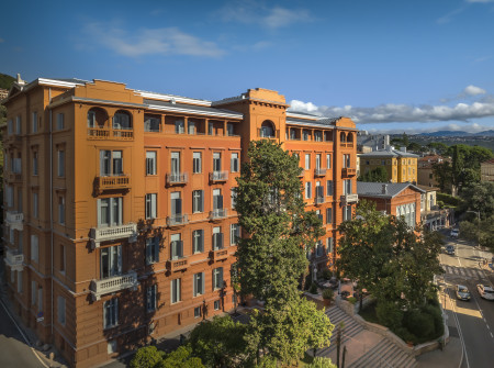 Borítókép: Opatija, az Adria királynője tavasszal is elbűvölő úti cél: a virágba borult városban bőven akad felfedeznivaló