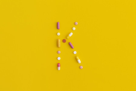 Borítókép: A K-vitamin jótékony hatásai: segít a véralvadási folyamatokban és támogatja a csontok egészségét