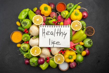 Borítókép: Ezek 2025 legjobb diétái a szakértők szerint: önsanyargatás-mentesek és hosszú távon betarthatók