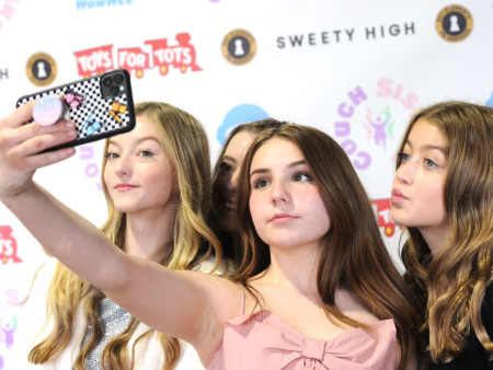 Borítókép: Amikor a szülő a rossz társaság: a gyerekinfluenszerek sötét világát tárja fel ez a dokusorozat