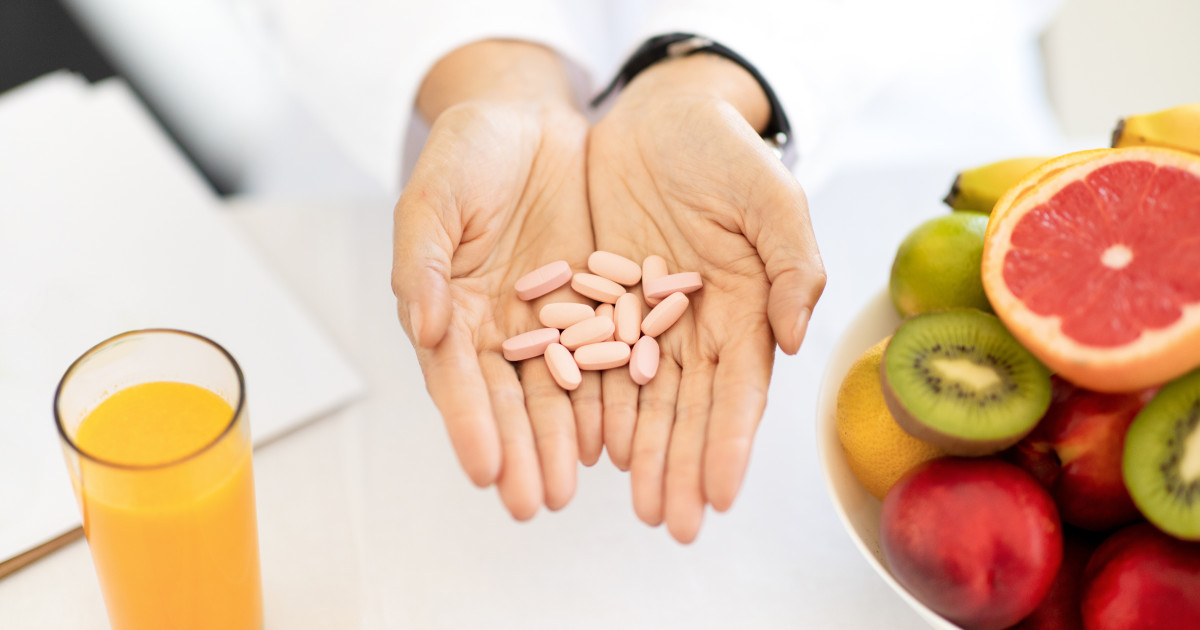 Borítókép: 5 vitamin, ami elengedhetetlen a mentális egészségedhez: oldják a stresszt és felveszik a harcot a depresszió ellen