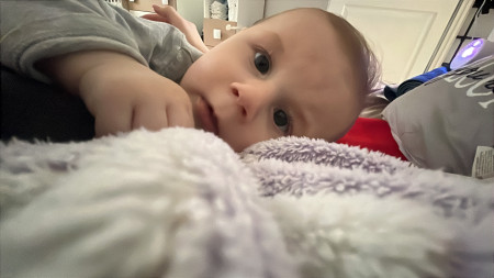 Borítókép: Több mint 1 milliárd forintot kell összegyűjteni, hogy megmentsék a féléves Alex életét