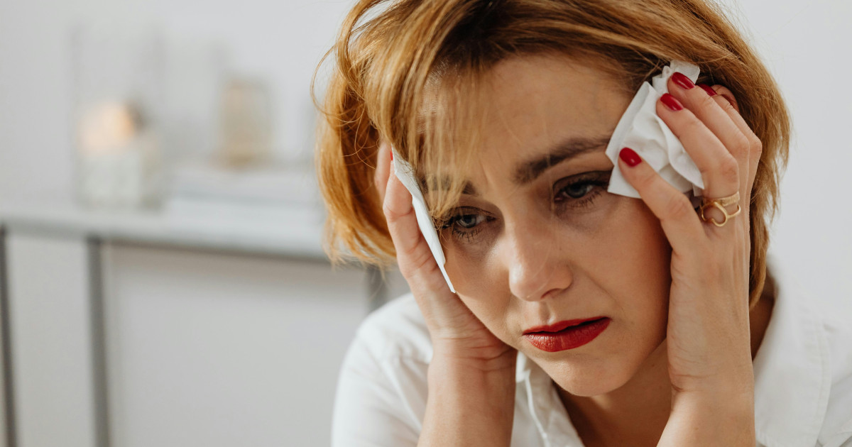 Borítókép: 7 tünet, ami rejtett depresszióra utal: ilyen hétköznapi jelek utalhatnak rá, hogy baj van!