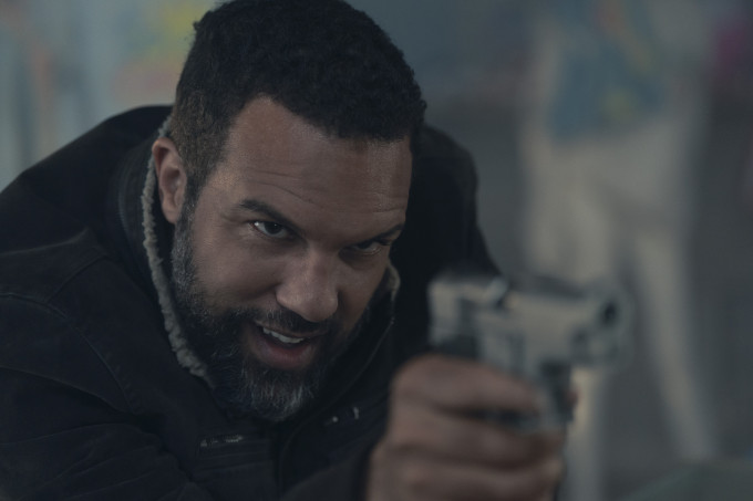 Luke Bankole (O-T Fagbenle) és June kapcsolata örökre megváltozott a nő Gileádban töltött évei miatt.