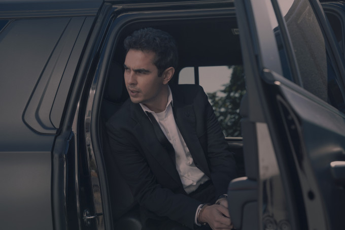 Elisabeth Moss egyáltalán nem bánja, ha a show szerelmi háromszögéről, és a Max Minghella által életre keltett Nickről kérdezik!