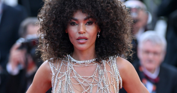 Borítókép: A cannes-i filmfesztivál történetének 10 legbevállalósabb meztelen ruhája - ezekhez hasonlót már soha többet nem fogunk látni!