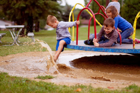 Borítókép: 8 dolog, amit a mai gyerekek ugyanúgy élveznek, mint több generációval ezelőtt 