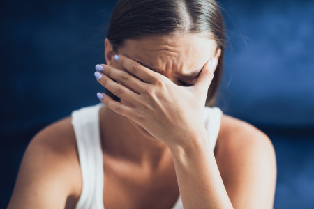 Borítókép: „Ugyanazon a napon tudtam meg, hogy megcsal a férjem és hogy rákos. Csapdába estem.”