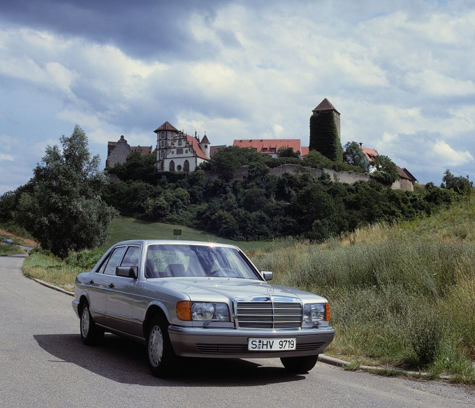 Mercedes-Benz W126
