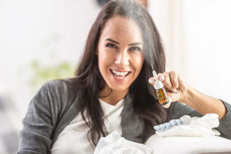 Borítókép: Tudtad, hogy az önbarnító akár bőrrákot is okozhat? 5 mellékhatás, amelyet az egyik formája okozhat