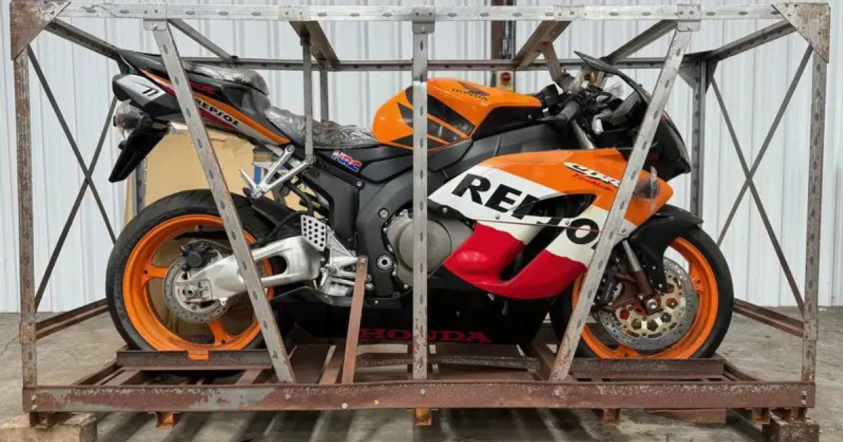 Honda CBR1000RR Fireblade 2005