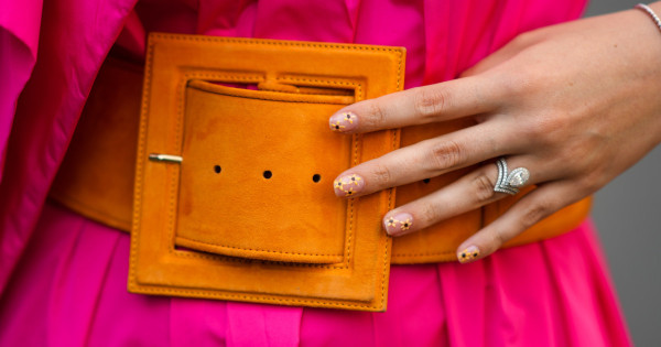 Borítókép: A stílusos nők kedvence: 12 trendi inspiráció rövid körmökhöz, amivel nem lőhetsz mellé 2025 nyarán