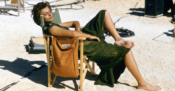 Borítókép: Régi idők nyarai: 15 csodás fotó a múltból, ami bebizonyítja, hogy milyen stílusosan öltözködtek a nők a legnagyobb forróságban is