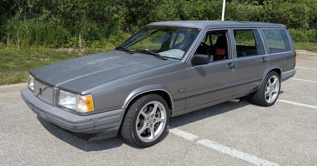 Chevrolet Corvette-motoros Volvo 740 GLE