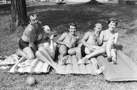 Borítókép: Így nyaraltunk a Kádár-korszakban: képeken a híres balatoni rivéria!