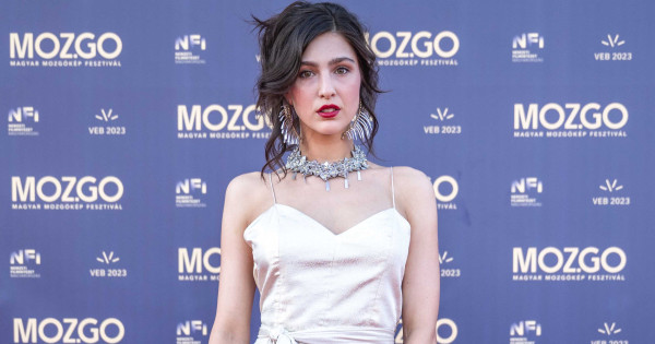 Borítókép: Magyar tervezők ruháiba bújtak a filmcsillagok! Mutatjuk a 2025-ös Magyar Mozgókép Díjak gála legjobb szettjeit