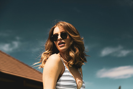 Borítókép: UV-védelem, trendi keret, csajos formák: 10 napszemüveg, ami tökéletes idén nyárra