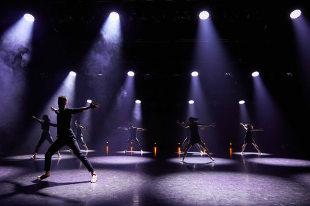 Borítókép: Tükörbe nézni: Duda Éva és a Mirror