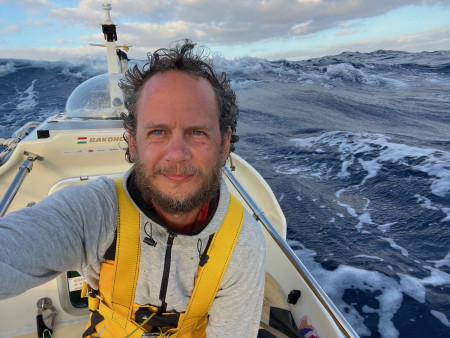 Borítókép: „Kell valami, ami igazi” – Pár gondolat Rakonczay Gábortól, ami megváltoztatta az életem