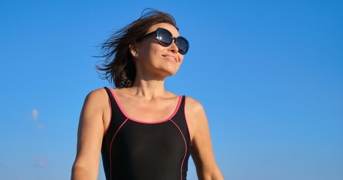 Borítókép: Őszintén a „beach body" szorongásról, avagy miért szégyellünk kimenni a strandra, ha nem sztenderd méreteink vannak?