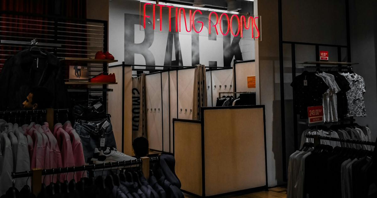 Próbafülke egy üzletben