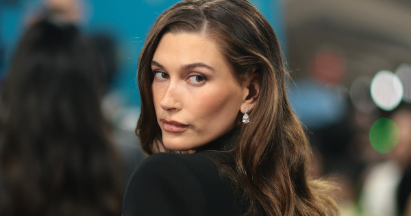 Borítókép: Így tűnhetsz 5 kilóval kevesebbnek egy pillanat alatt: mindenki megőrül ezért a bronzosító trendért!