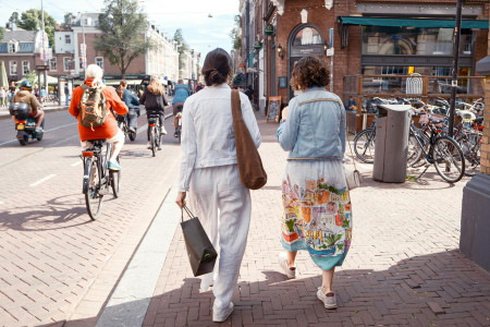 Borítókép: A barátnőm úgy neveli a gyerekét, mintha a hetvenes években lennénk