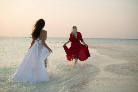 Borítókép: 6 nyári ruha, ami tökéletes választás lesz nyaralásra: mutatjuk, melyeket érdemes beszerezned!