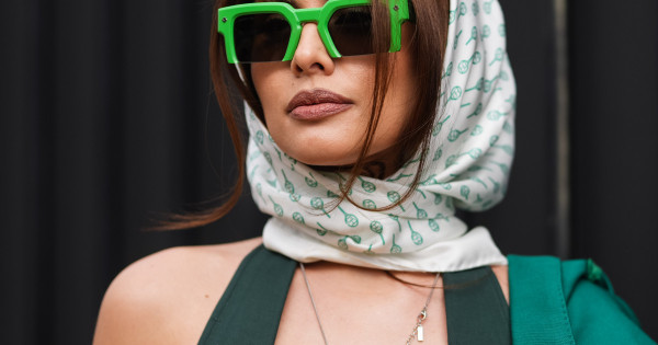 Borítókép: 1 perc stílus: 6 nyári kiegészítő, ami a legegyszerűbb outfitet is stílusosabbá teszi