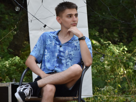 Borítókép: „Arra biztatnék mindenkit, hogy támogassa a számára fontos orgánumokat, mert bármikor arra ébredhet, hogy már nincsenek meg” – beszélgetés Maros Márk költővel