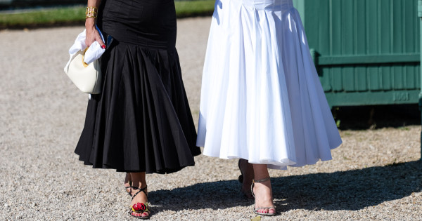 Borítókép: Ha csak egy szoknyát vennél idén nyáron akkor ez legyen az - nőies és elegáns, mégis kényelmes!