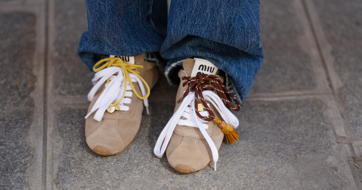 Nem a karkötő: a cipő charm a legmenőbb kiegészítő 2025-ben