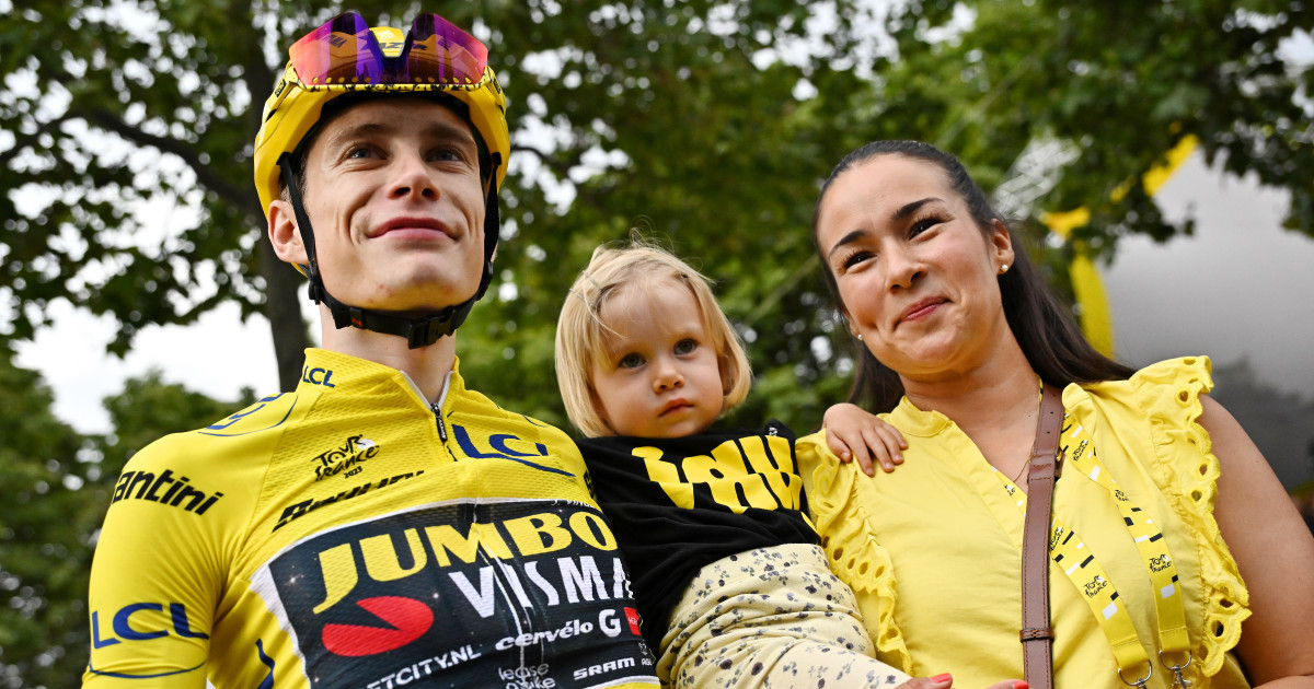 Borítókép: Ez az egyik legromantikusabb, amit férfi csak tehet? Felesége vezetéknevét választotta esküvőjük után a Tour de France sikeres kerékpárosa