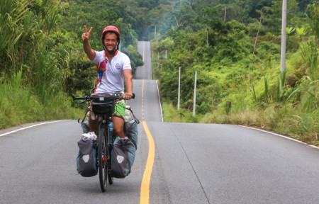 Borítókép: „Csak én voltam, a biciklim, és a világ, amit felfedezhettem” – Egy Föld körüli utazás története és tanulságai 