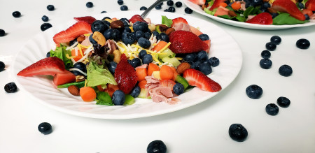 Borítókép: 5 extra gyümölcssaláta recept: finomak, hidratálnak és tele vannak vitaminokkal