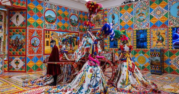 Borítókép: Így ünnepli 40. születésnapját a Dolce & Gabbana - minden idők legpompásabb kiállításának beszámolója